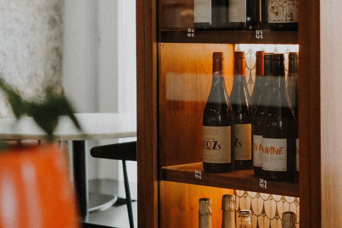 armoire a vin lumineuse avec profil led