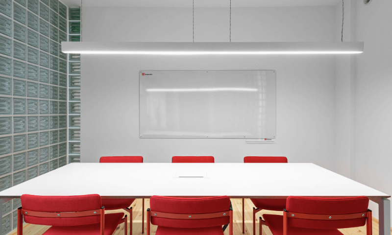 sala de aula iluminada