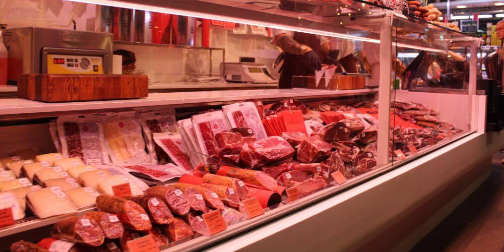 Expositor de talho com iluminação pink